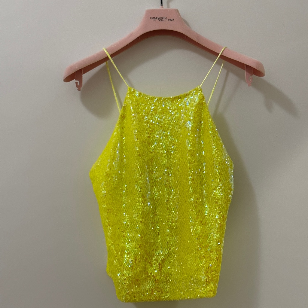 Sequence Yellow Top.